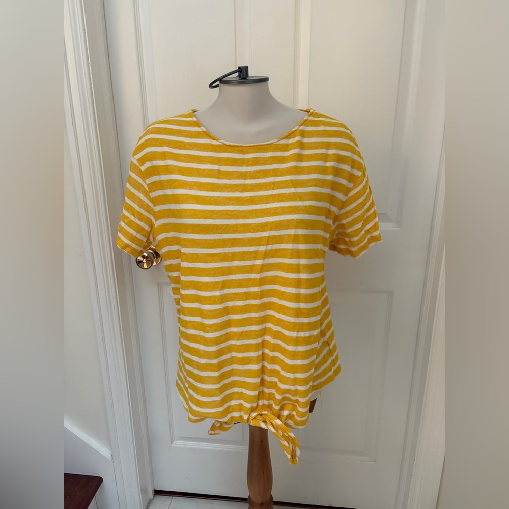 Old Navy Yellow and White Tie Front T-Shirt. XL.